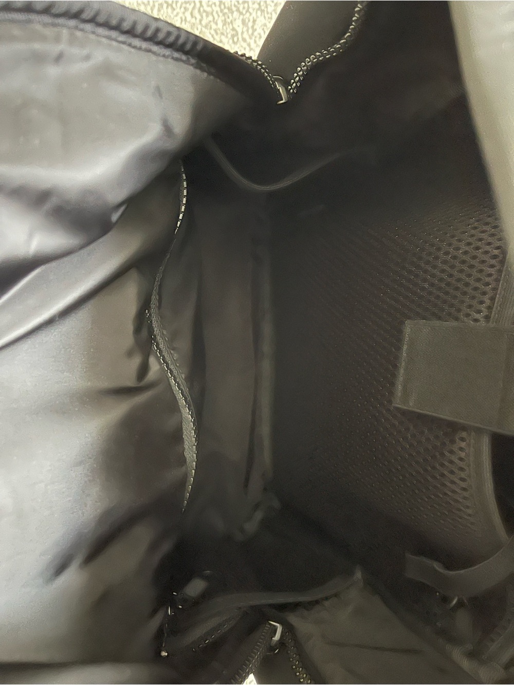 NWT Quince Black Neoprene Backpack with Front Zip Pocket - Picture 11 of 11
